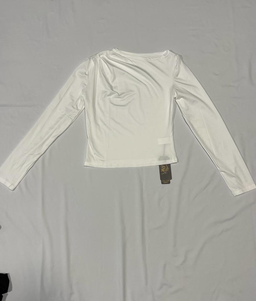 WOMEN PULLOVERS TOPS WITH ROUND NECK , TOP SIDE SHIRRING SELECTION BLACK AND WHITE
