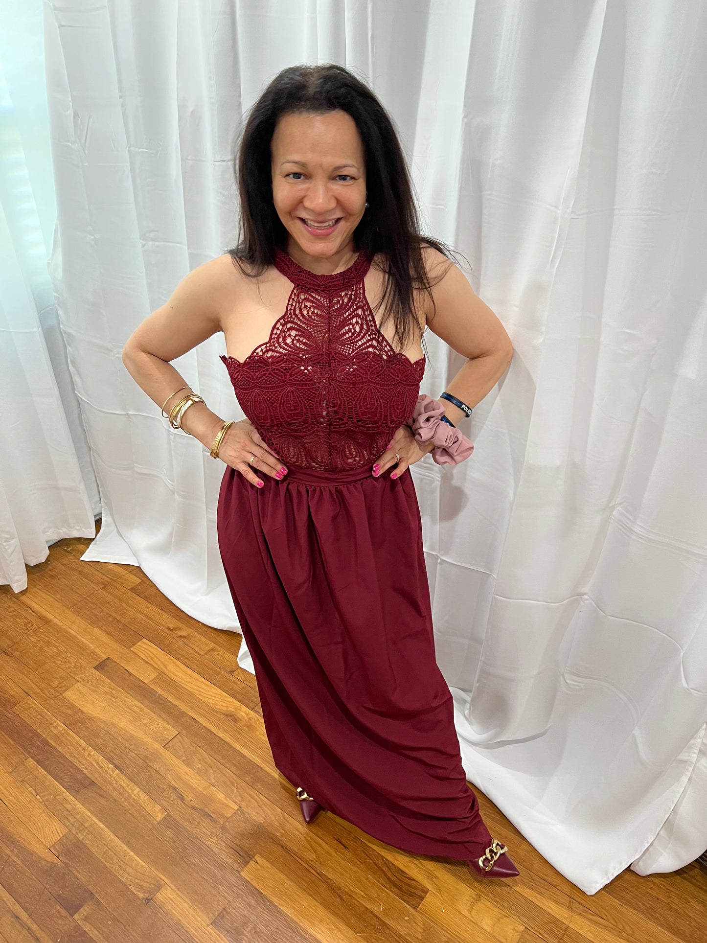 DRESS LONG DRESS (RED WINE), (WHITE) SPRING, SUMMER, VACATIONS, ELEGANT MAXI LONG DRESS, SLEEVELESS! BEAUTIFUL TOP LACE FEEL CONFORTABLE TO WARE IT ANYWHERE, ANY SEASONS, VACATIONS ETC. WHITE AND RED WINE .