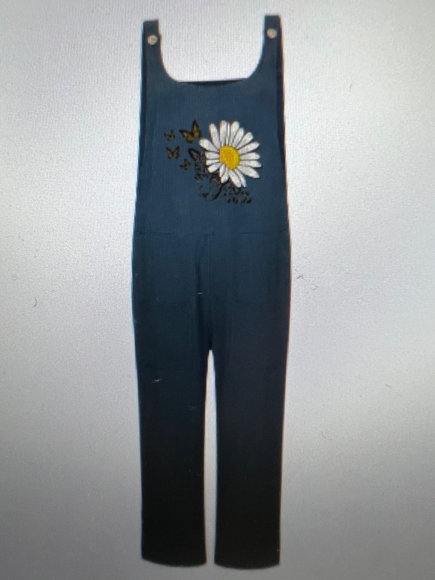 LONG OVERALL WITH POCKETS ON THE FRONT. SPOTTED JUNGLE CAT WITH DAISY FLOWER AND ELEGANT LEAPARD BUTTERFLIES.SPRING SUMMER, AND ALL OCCASIONS WEAR LONG OVERALLS WITH FRONT POCKETS, FRONT TOP IS A BEAUTUFUL LEAPARD THEME