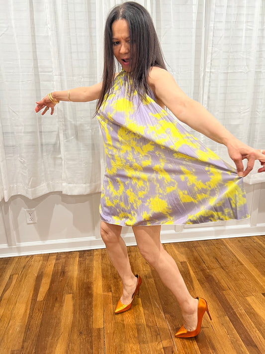 DRESS SHORT SPRING SUMMER SHORT DRESS OPEN BACK NON-SLEEVE, ELEGANT GREAT FOR ANY OCCASION, TRAVELING A MUST, SWEET COMBINATION OF TWO COLORS, GREY AND LIME GREEN.