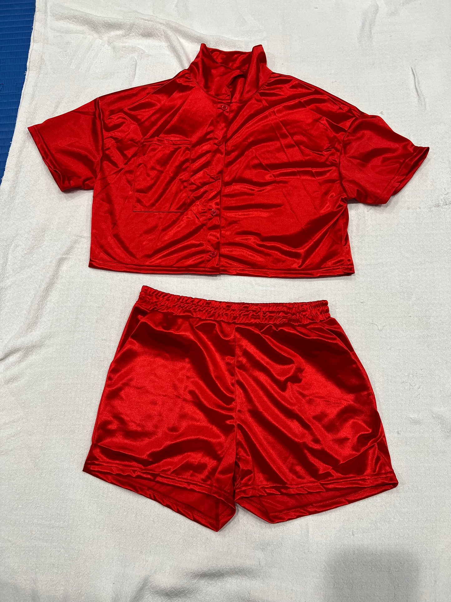 SHORT SETS, CASUAL, VACATIONS A PLUS. SHORT SLEEVE , ELEGANT TWO PIECE OUTFIT, POCKETS ON BOTH SIDES OF THE SHORT AND ONE POCKET ON THE TOP  A NEW LOOK, JUST FOR YOU! FIND YOURLOOK!