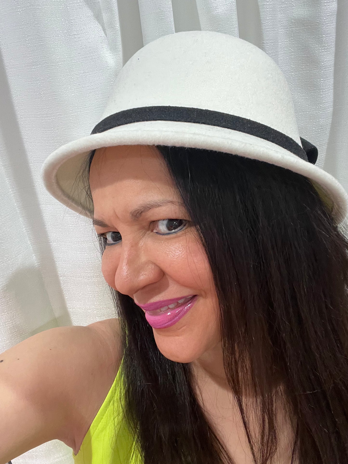 WOMEN HATS ELEGANT WOMEN'S HATS CLOCHE STYLE FLAPPER HATS. WOMEN'S HATS, WOOL AND ACRYLIC . INSPIRED BY THE ROARING 1920'S. ADD THIS SOPHISTICATED RETRO LOOK ! ACCESSORIES