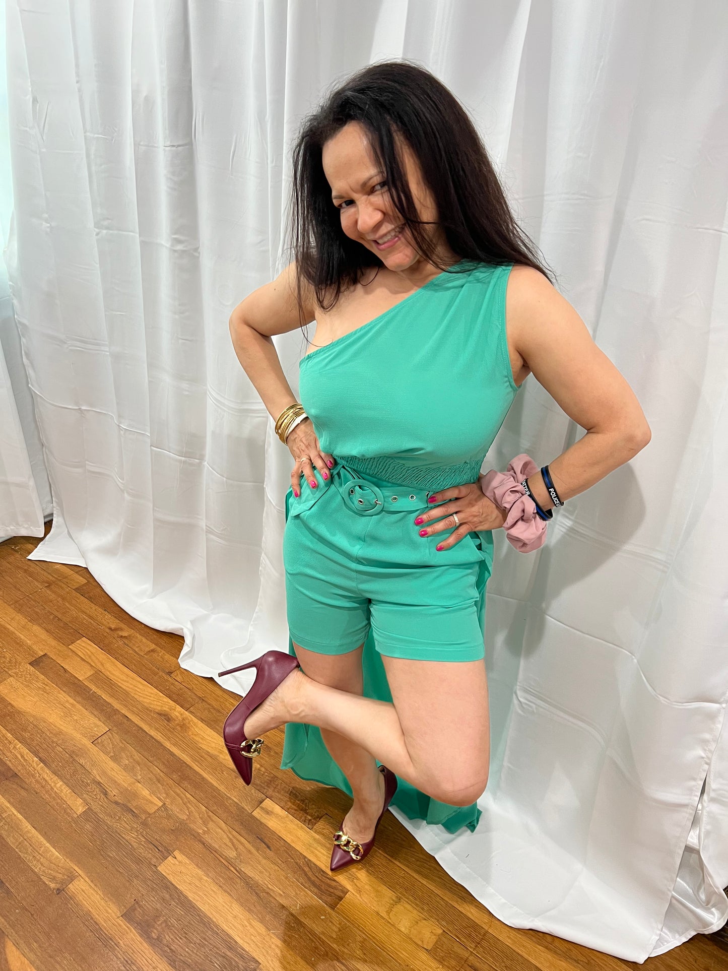 SHORTS PANTS SETS ONE SHOULDER BLAUSE NON-SLEEVE, TOP LONG ON THE BACK AND SHORT ON THE FRONT VERY LIGHT, BEAUTIFUL AND SOFT MATERIAL. ELEGANT GREAT FOR EVERY OCCATION, TRAVEL MUST.