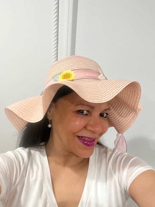 WOMEN SUMMER VACATIONS, FANCY HATS DIFFERENT COLORS AND VARIATIONS