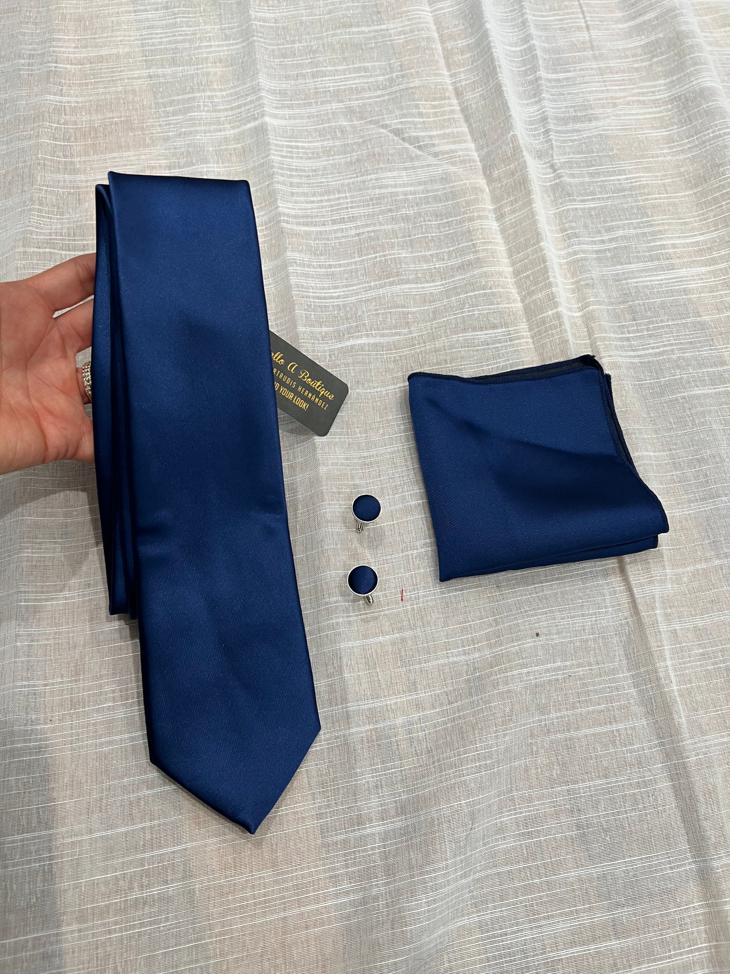 TIES SETS WITH MATCHING CUFFLINKS AND POCKET SQUARES, ELEGANT FOR ANY OCCASIONS. HANDS MADE. ACCESSOIES. BEAUTIFUL AND VIBRANT COLORS