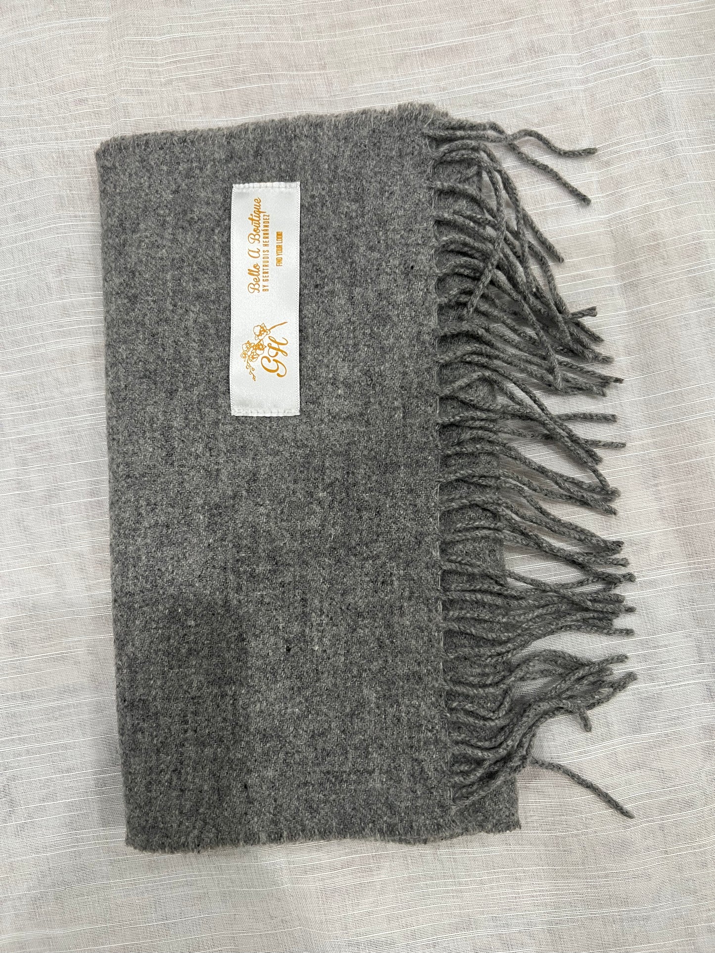 WARM SCARVES, BEAUTIFUL COLORS AND SOFTWOOL MATERIALS, GREAT FOR TRAVELING, WINTER, VACATIONS ETC.