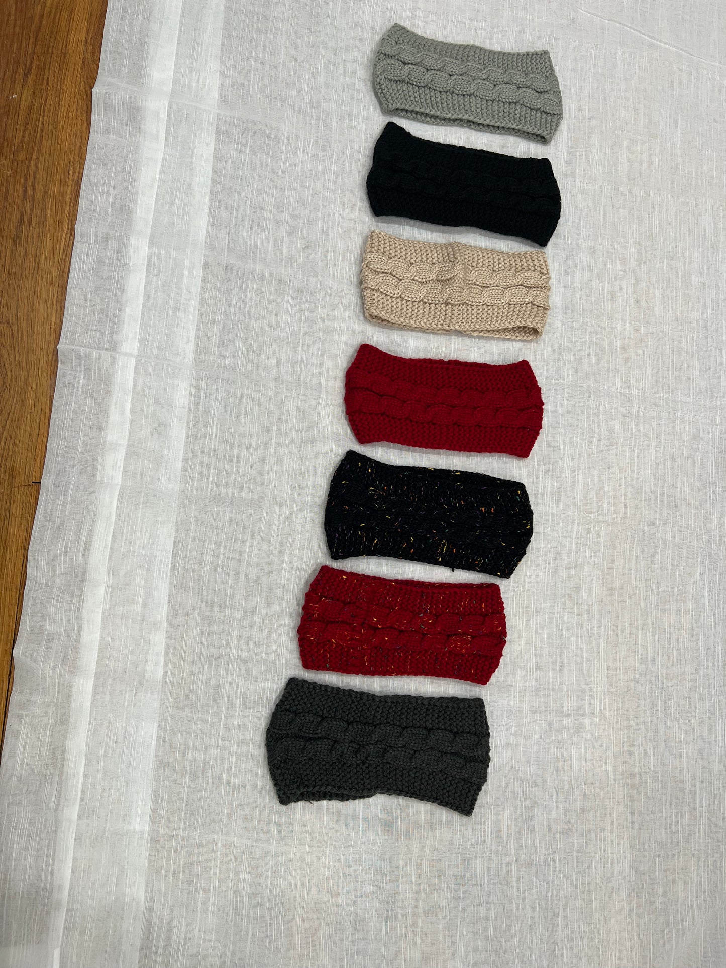 WARM SCARVES, BEAUTIFUL COLORS AND SOFTWOOL MATERIALS, GREAT FOR TRAVELING, WINTER, VACATIONS ETC.