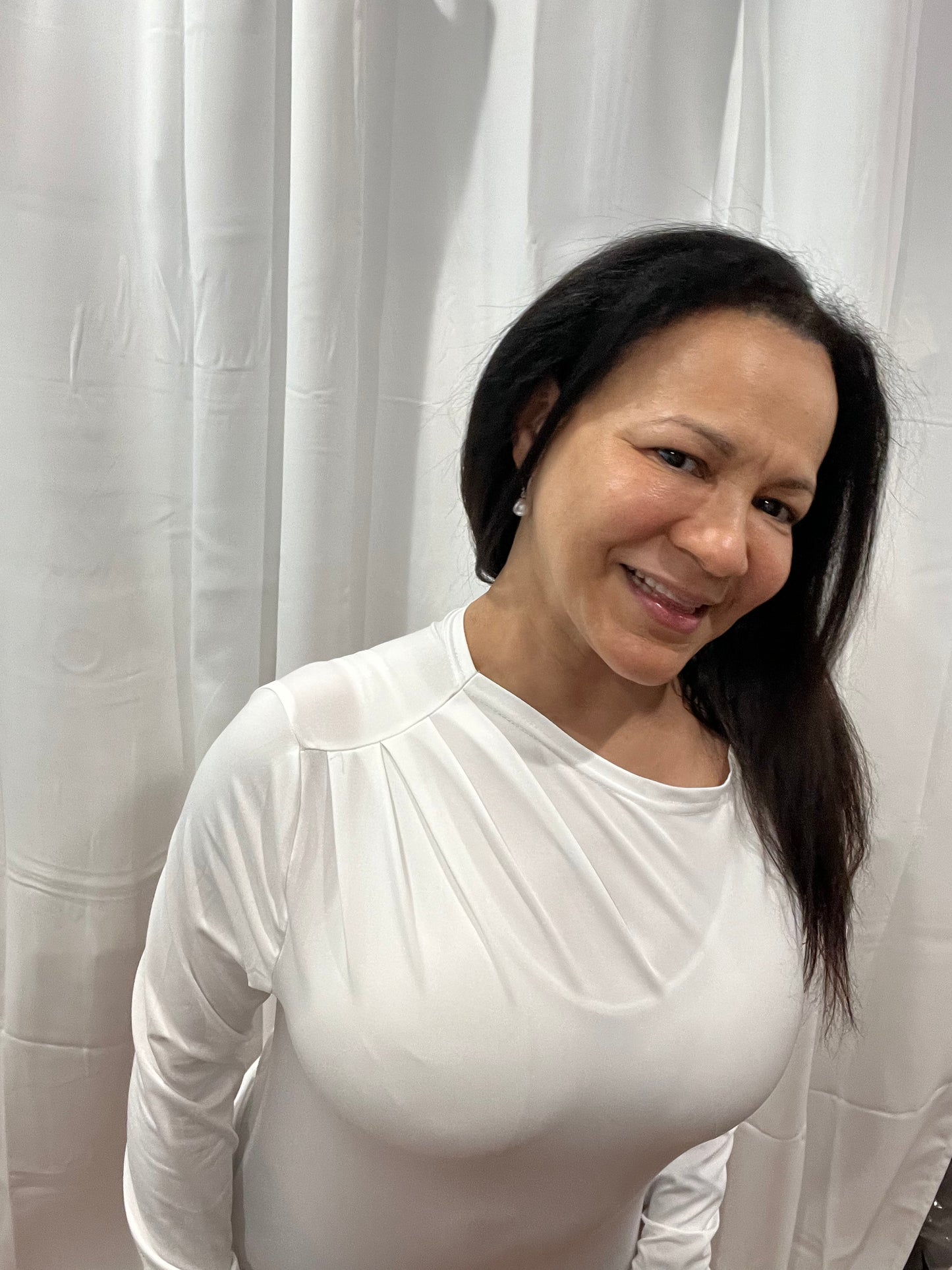 WOMEN TOP PULLOVERS WITH A BEAUTIFUL OPEN SHOULDER DESIGNED JUST FOR YOU! LONG SLEEVE WOMEN ! MUST HAS THIS SOPHISTICATED BLAUSE IN YOUR COLLECTION.