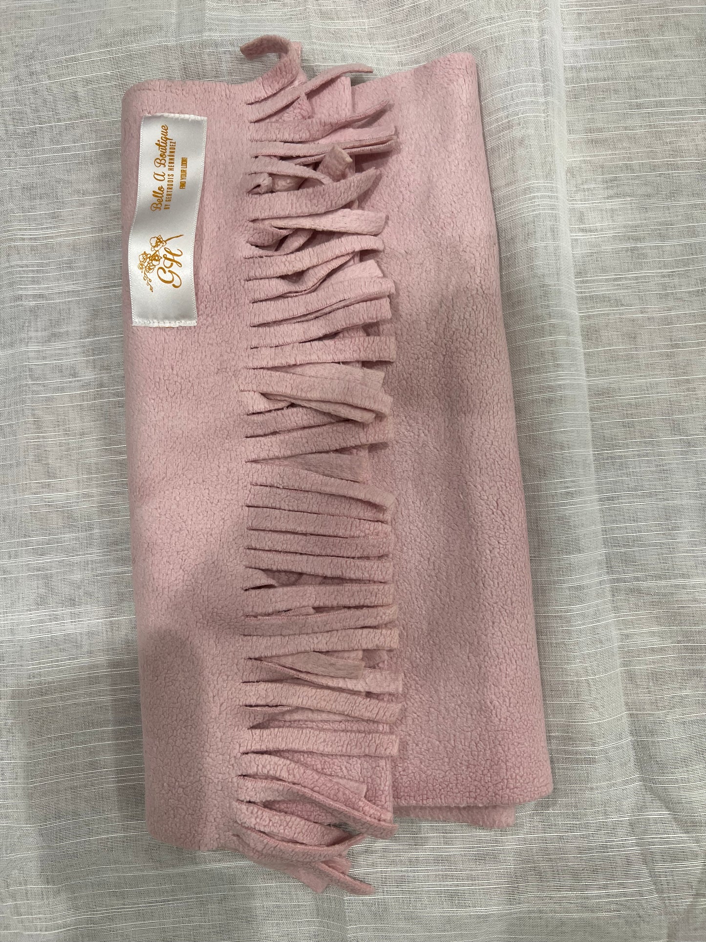 WARM SCARVES, BEAUTIFUL COLORS AND SOFTWOOL MATERIALS, GREAT FOR TRAVELING, WINTER, VACATIONS ETC.