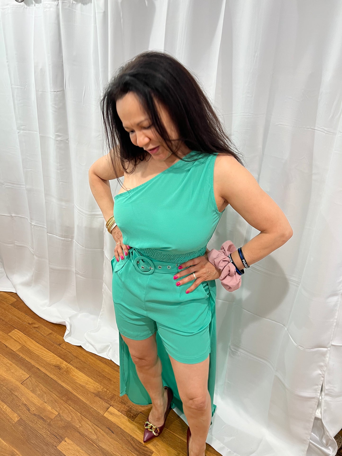 SHORTS PANTS SETS ONE SHOULDER BLAUSE NON-SLEEVE, TOP LONG ON THE BACK AND SHORT ON THE FRONT VERY LIGHT, BEAUTIFUL AND SOFT MATERIAL. ELEGANT GREAT FOR EVERY OCCATION, TRAVEL MUST.