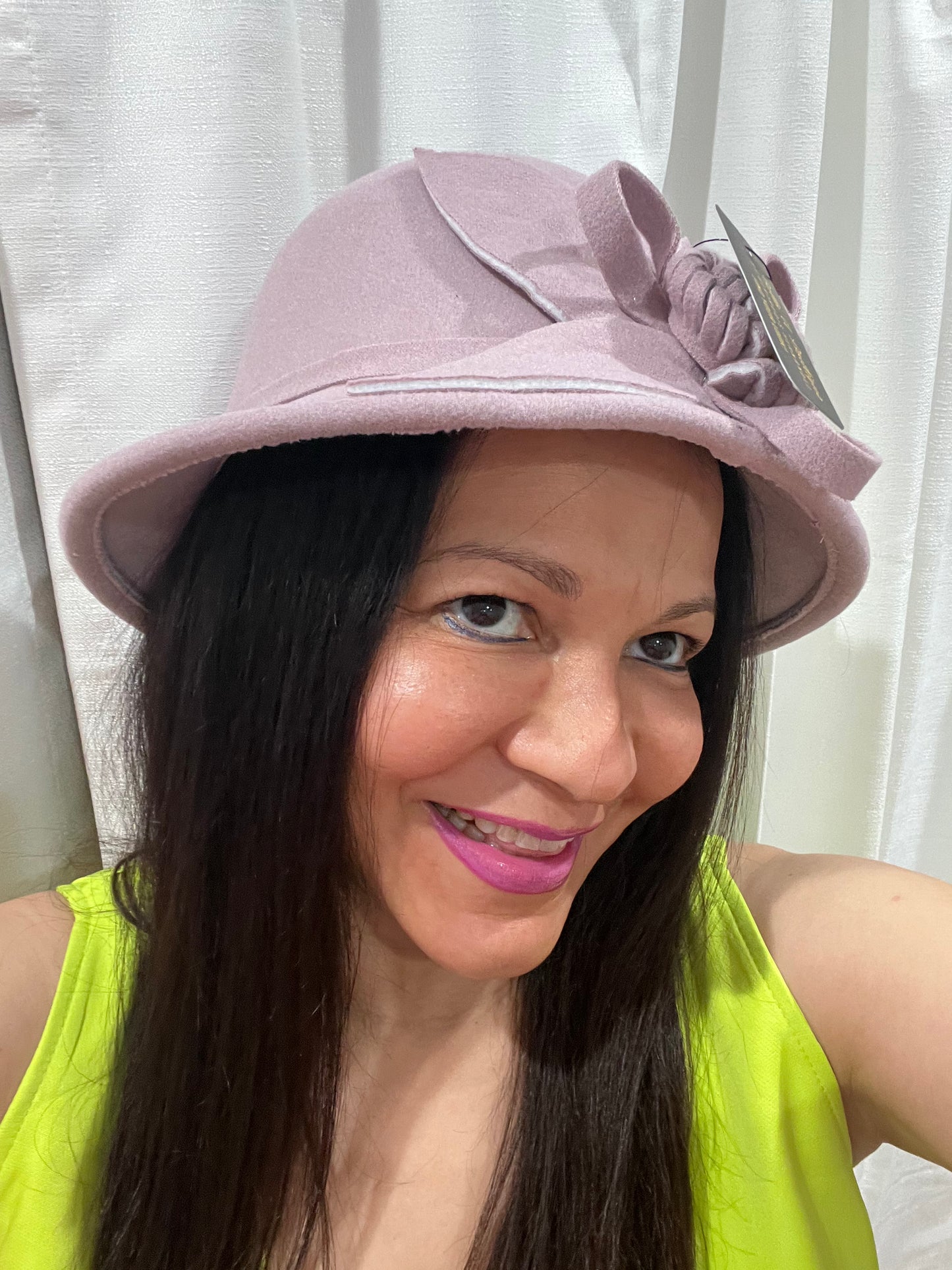 WOMEN HATS ELEGANT WOMEN'S HATS CLOCHE STYLE FLAPPER HATS. WOMEN'S HATS, WOOL AND ACRYLIC . INSPIRED BY THE ROARING 1920'S. ADD THIS SOPHISTICATED RETRO LOOK ! ACCESSORIES