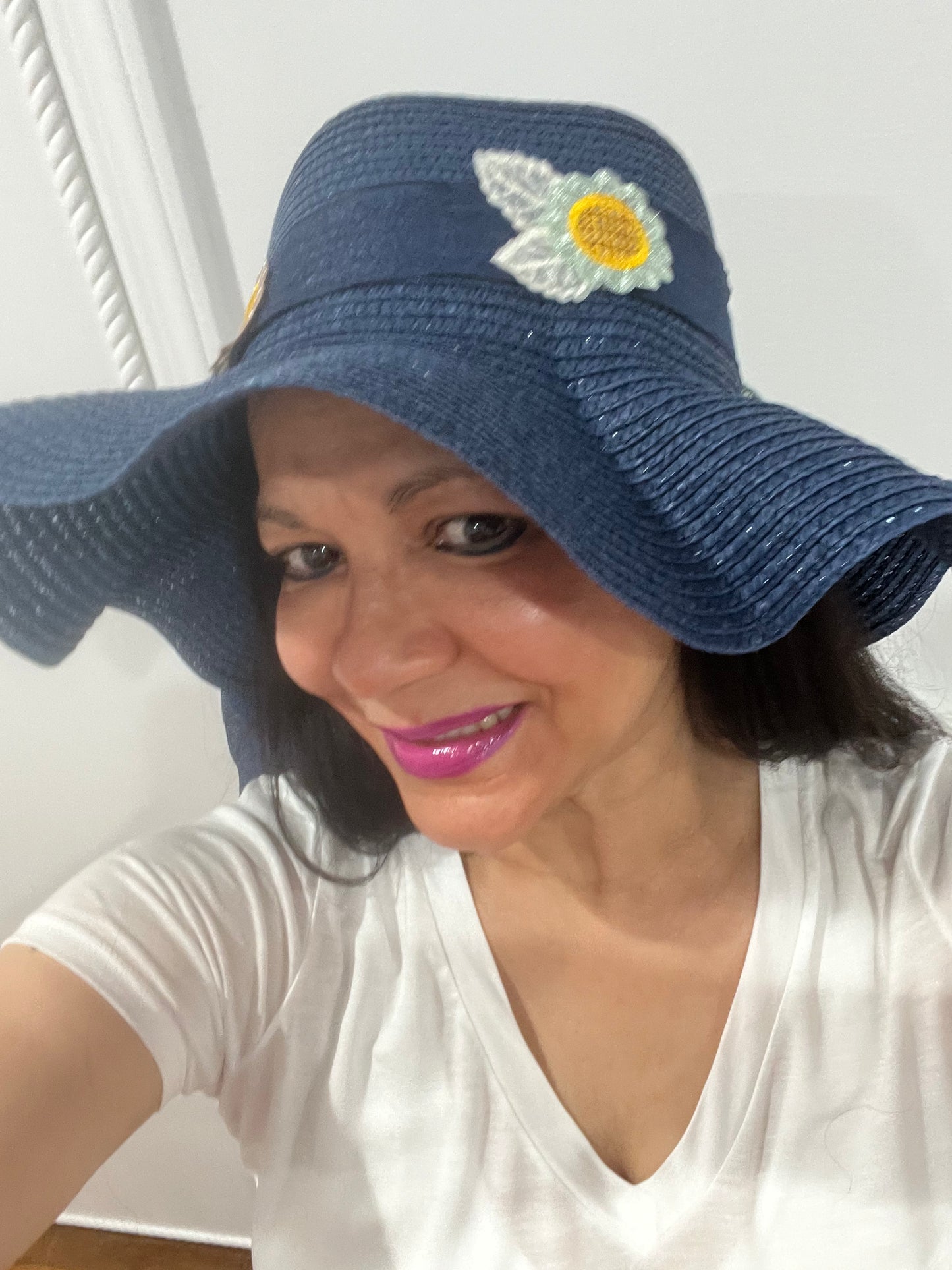 WOMEN SUMMER VACATIONS, FANCY HATS DIFFERENT COLORS AND VARIATIONS