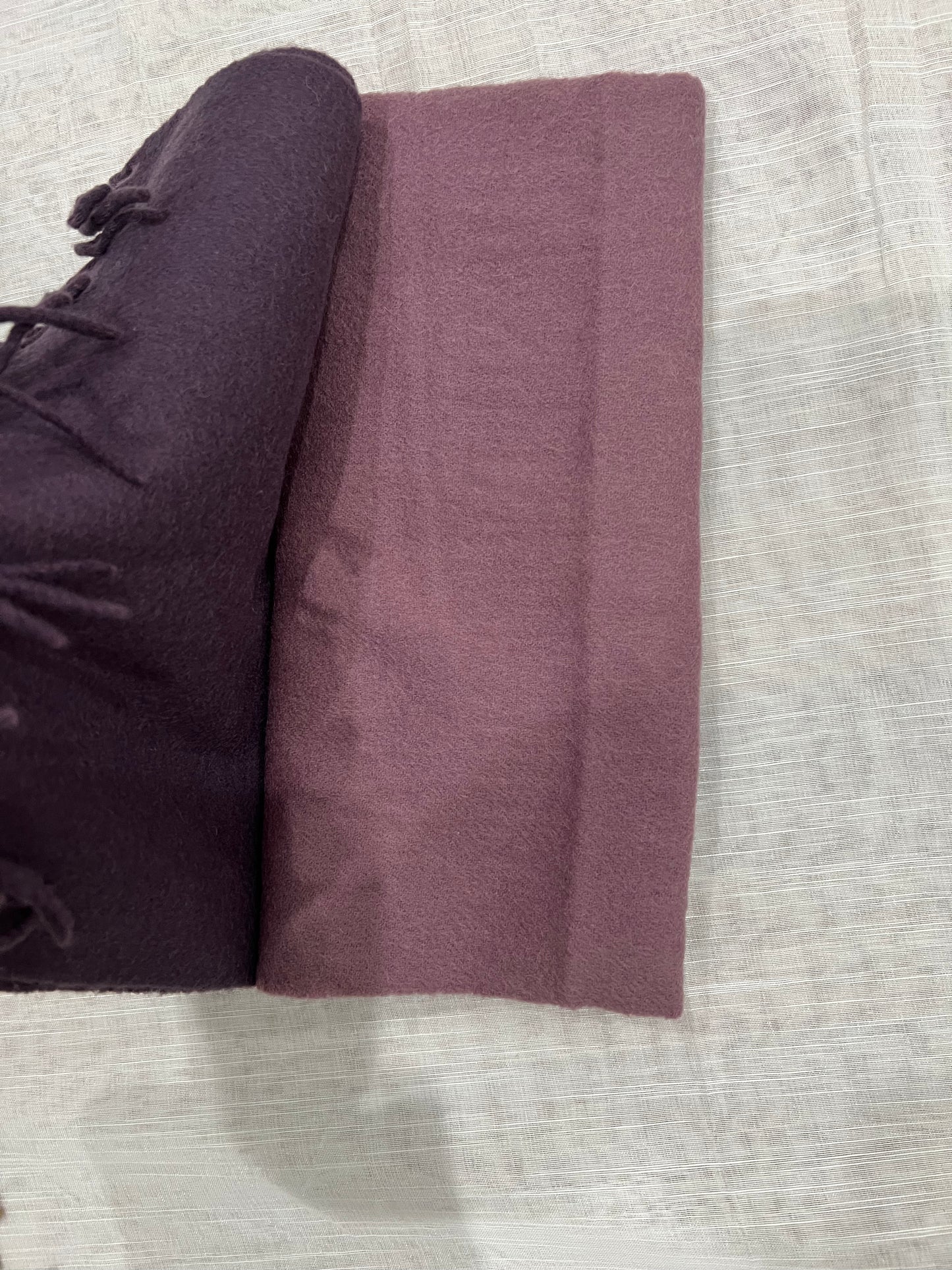 WARM SCARVES, BEAUTIFUL COLORS AND SOFTWOOL MATERIALS, GREAT FOR TRAVELING, WINTER, VACATIONS ETC.