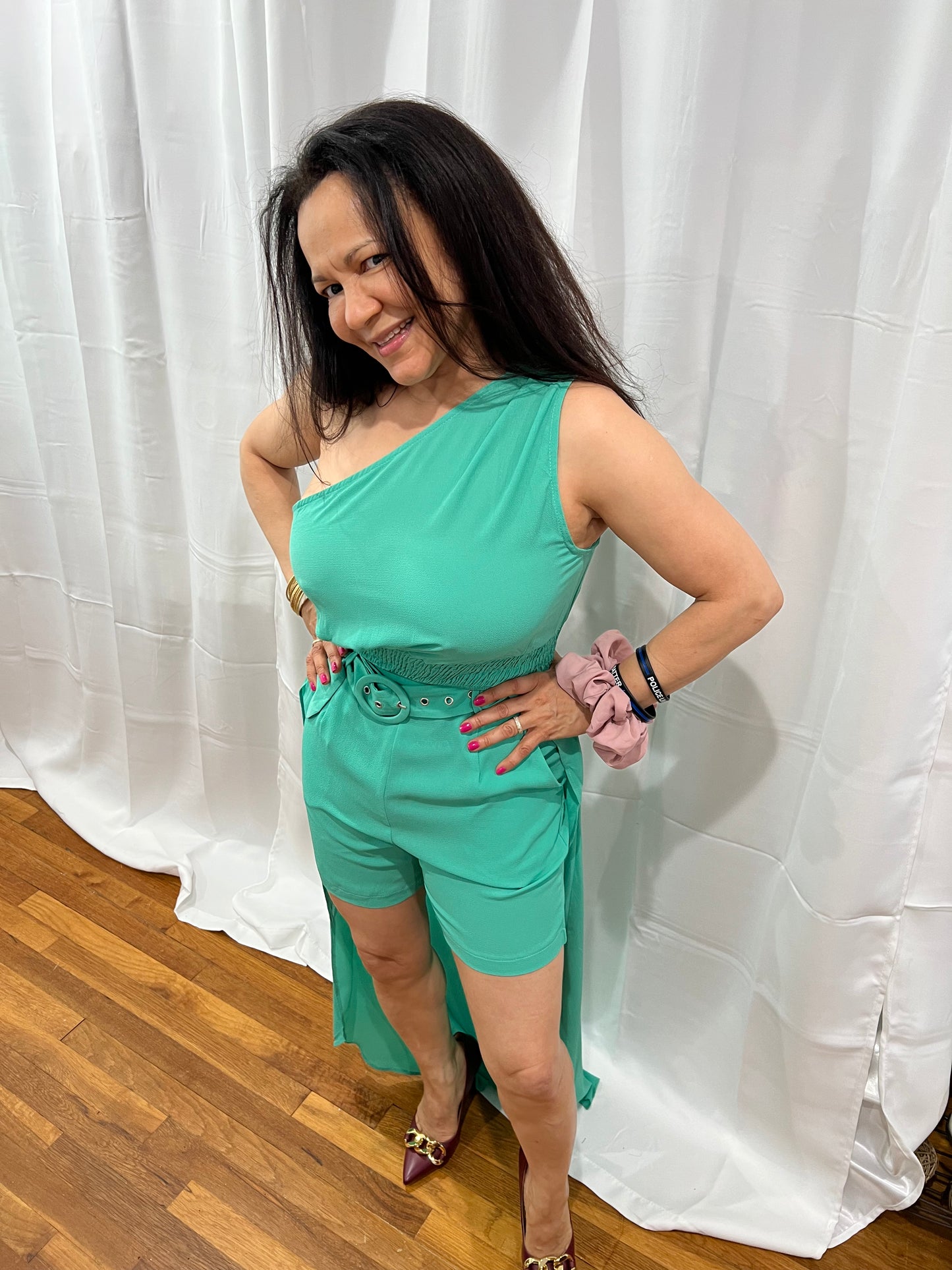 SHORTS PANTS SETS ONE SHOULDER BLAUSE NON-SLEEVE, TOP LONG ON THE BACK AND SHORT ON THE FRONT VERY LIGHT, BEAUTIFUL AND SOFT MATERIAL. ELEGANT GREAT FOR EVERY OCCATION, TRAVEL MUST.