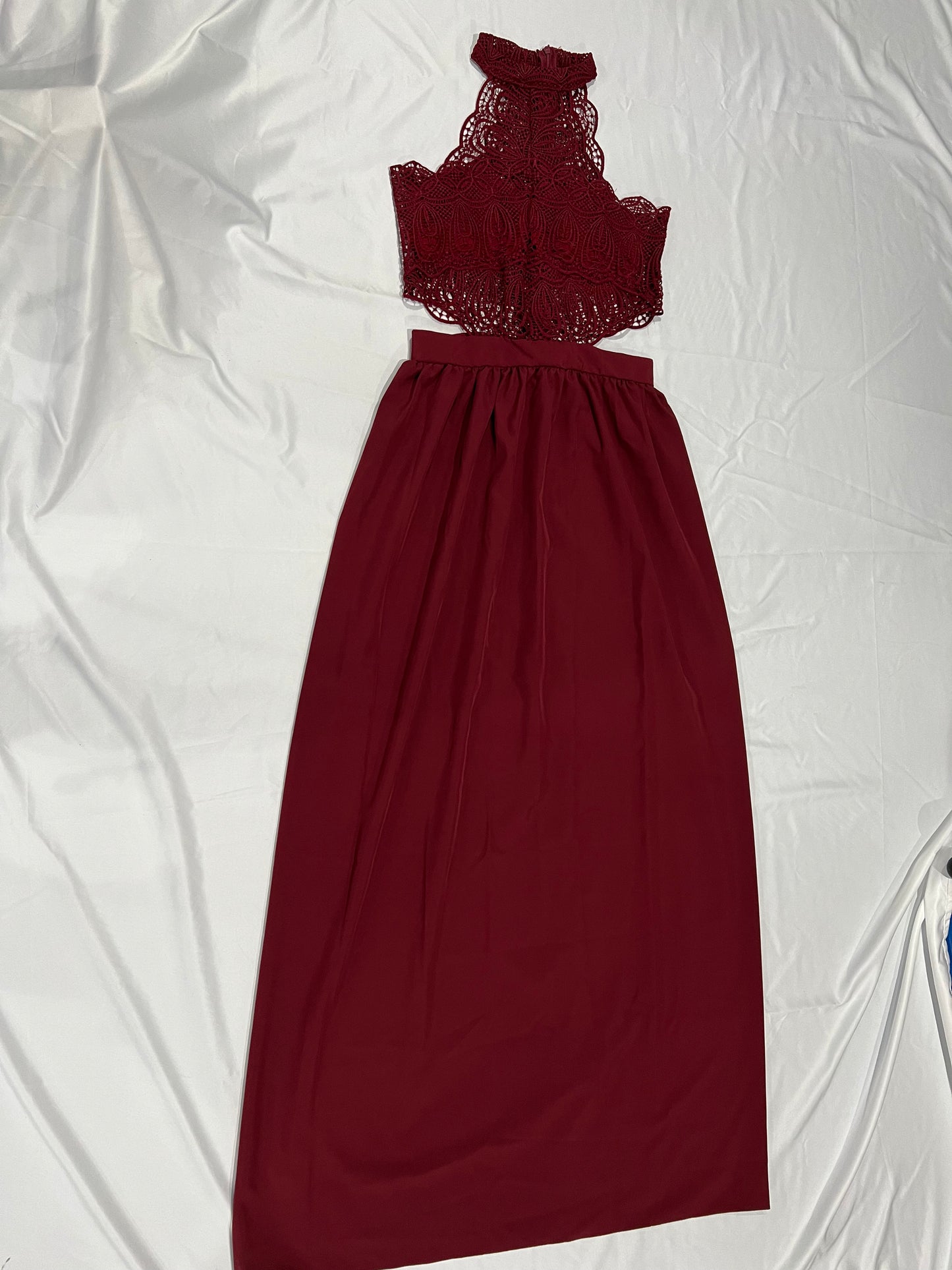 DRESS LONG  DRESS (RED WINE), (WHITE) SPRING, SUMMER, VACATIONS, ELEGANT MAXI LONG DRESS, SLEEVELESS! BEAUTIFUL TOP LACE  FEEL CONFORTABLE TO WARE IT ANYWHERE, ANY SEASONS, VACATIONS ETC. WHITE AND RED WINE .