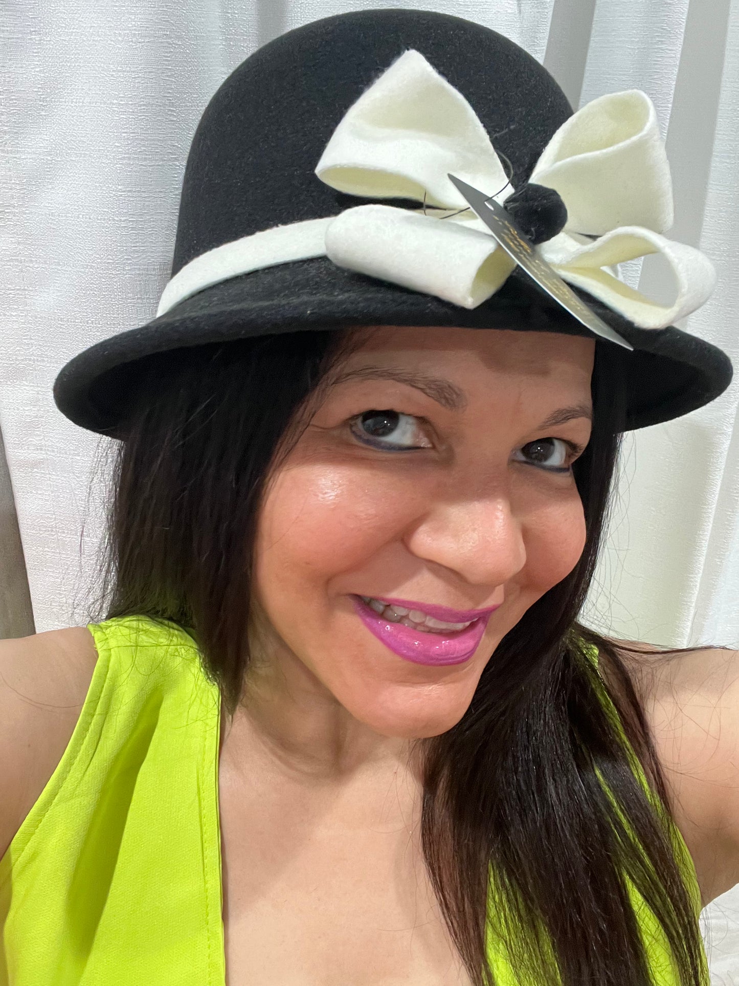 WOMEN HATS ELEGANT WOMEN'S HATS CLOCHE STYLE FLAPPER HATS. WOMEN'S HATS, WOOL AND ACRYLIC . INSPIRED BY THE ROARING 1920'S. ADD THIS SOPHISTICATED RETRO LOOK ! ACCESSORIES