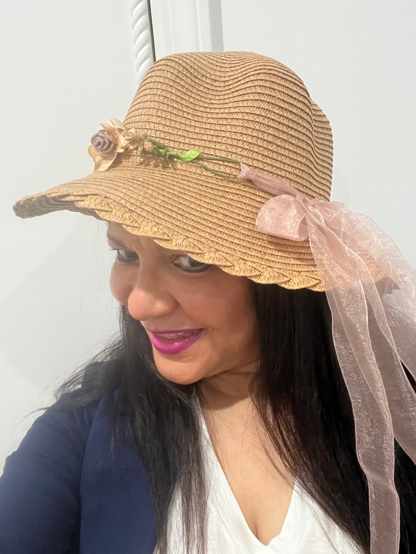 WOMEN SUMMER VACATIONS, FANCY HATS DIFFERENT COLORS AND VARIATIONS