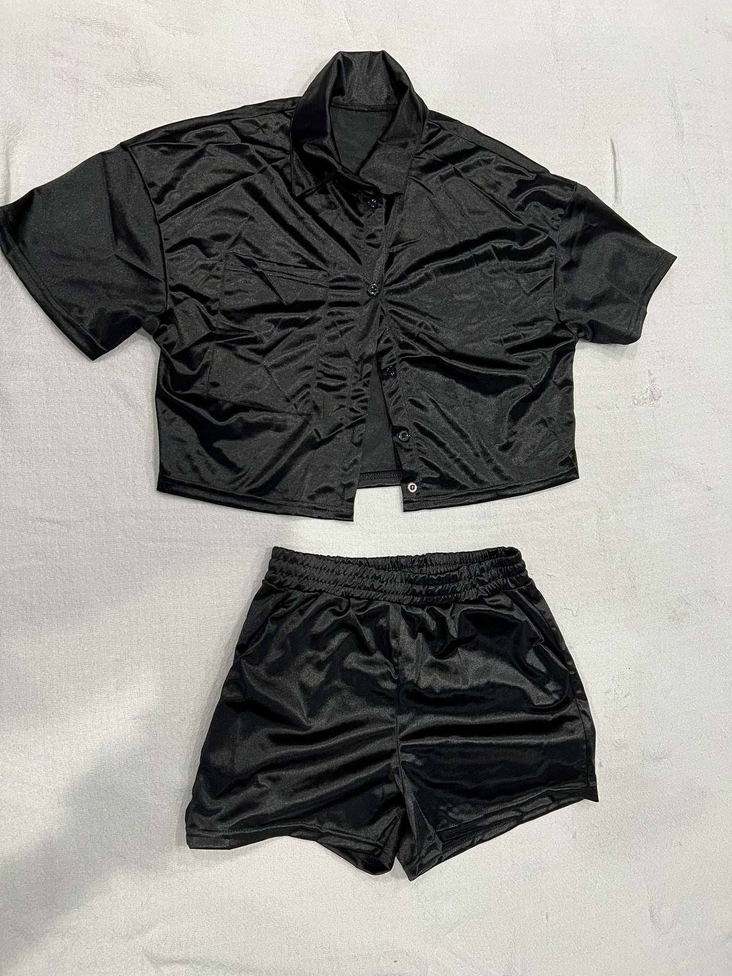 SHORT SETS, CASUAL, VACATIONS A PLUS. SHORT SLEEVE , ELEGANT TWO PIECE OUTFIT, POCKETS ON BOTH SIDES OF THE SHORT AND ONE POCKET ON THE TOP  A NEW LOOK, JUST FOR YOU! FIND YOURLOOK!