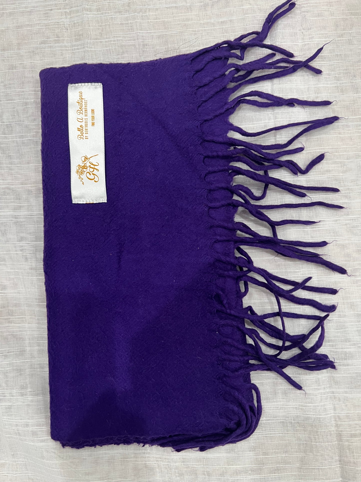 WARM SCARVES, BEAUTIFUL COLORS AND SOFTWOOL MATERIALS, GREAT FOR TRAVELING, WINTER, VACATIONS ETC.