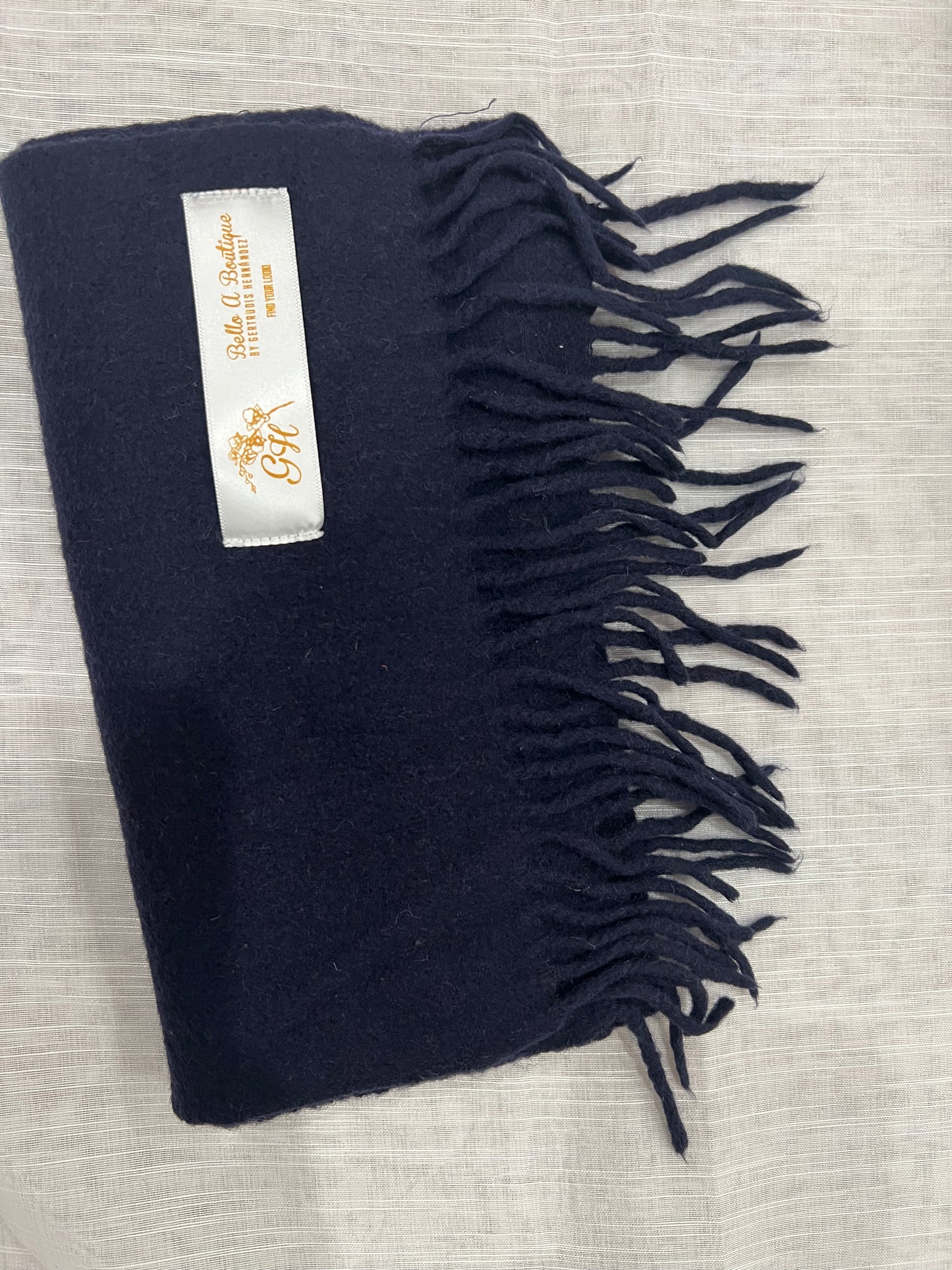 WARM SCARVES, BEAUTIFUL COLORS AND SOFTWOOL MATERIALS, GREAT FOR TRAVELING, WINTER, VACATIONS ETC.