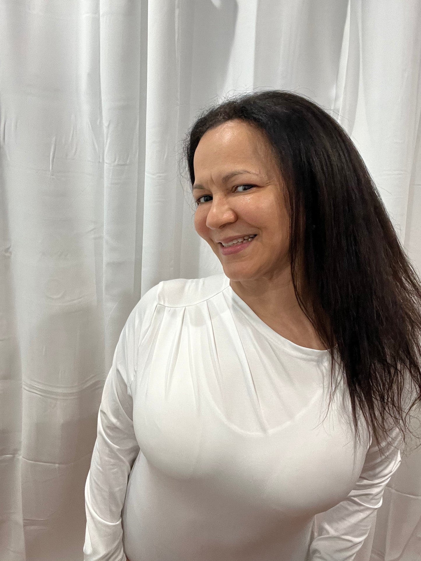 WOMEN TOP PULLOVERS WITH A BEAUTIFUL OPEN SHOULDER DESIGNED JUST FOR YOU! LONG SLEEVE WOMEN ! MUST HAS THIS SOPHISTICATED BLAUSE IN YOUR COLLECTION.