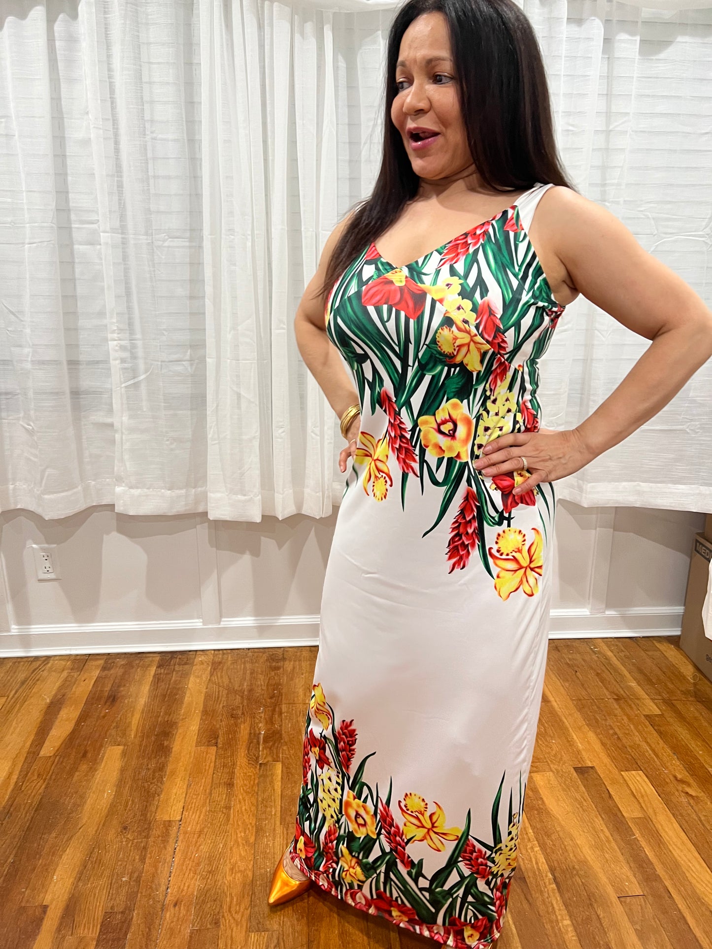 DRESS WHITE ELEGANT AND CASUAL, AND SOPHISTICATED DRESS