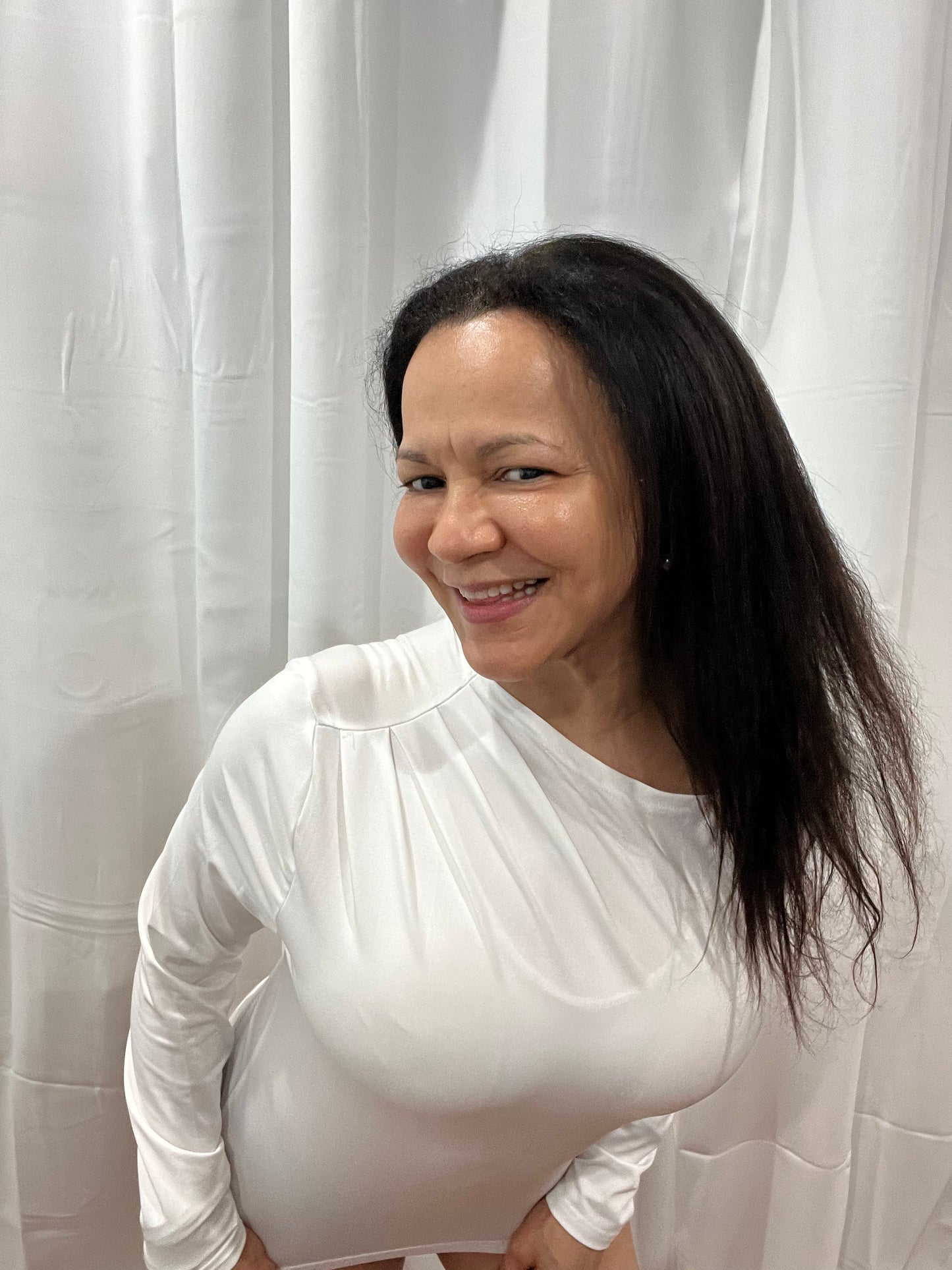 WOMEN TOP PULLOVERS WITH A BEAUTIFUL OPEN SHOULDER DESIGNED JUST FOR YOU! LONG SLEEVE WOMEN ! MUST HAS THIS SOPHISTICATED BLAUSE IN YOUR COLLECTION.