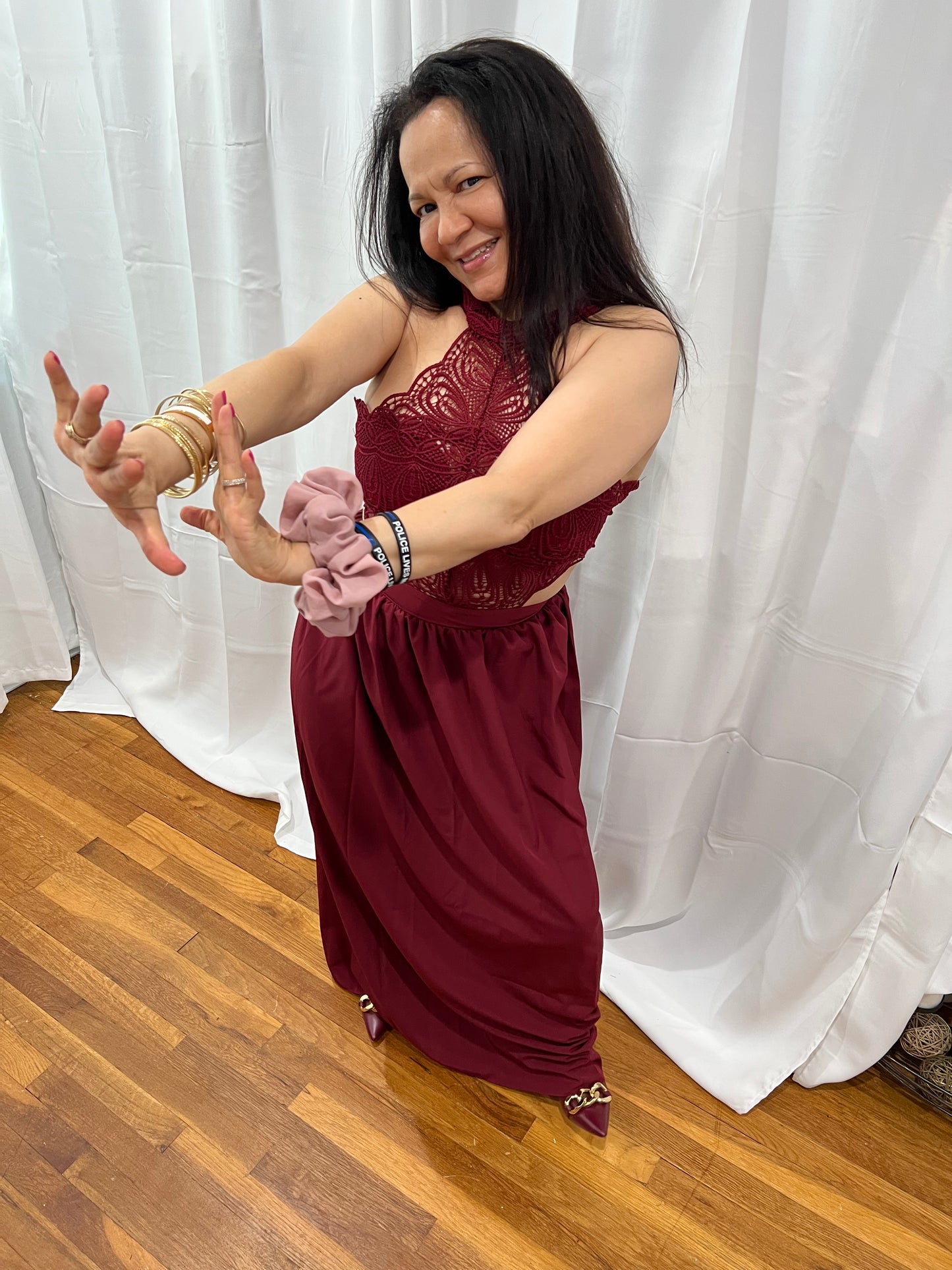 DRESS LONG  DRESS (RED WINE), (WHITE) SPRING, SUMMER, VACATIONS, ELEGANT MAXI LONG DRESS, SLEEVELESS! BEAUTIFUL TOP LACE  FEEL CONFORTABLE TO WARE IT ANYWHERE, ANY SEASONS, VACATIONS ETC. WHITE AND RED WINE .