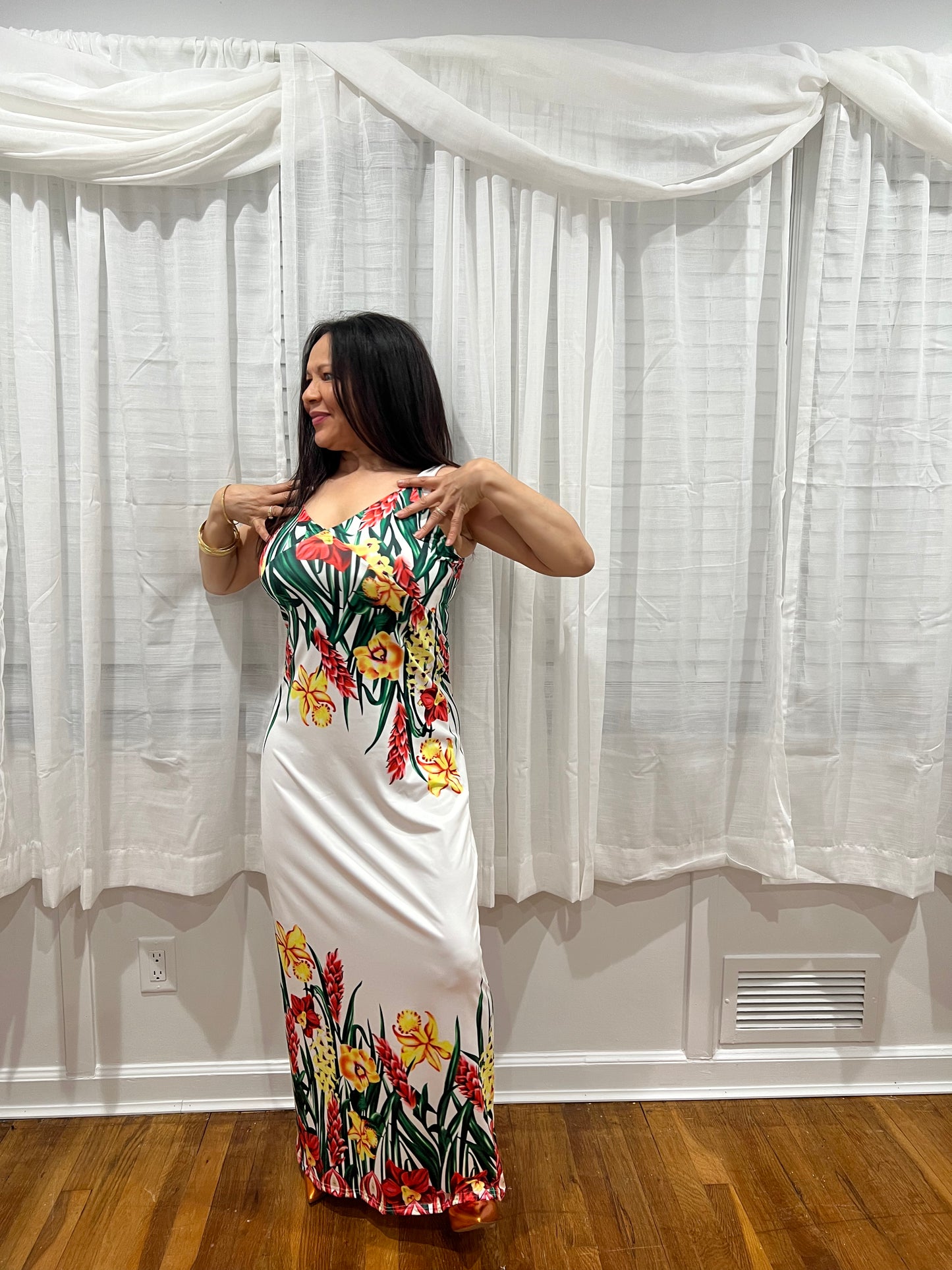 DRESS WHITE ELEGANT AND CASUAL, AND SOPHISTICATED DRESS