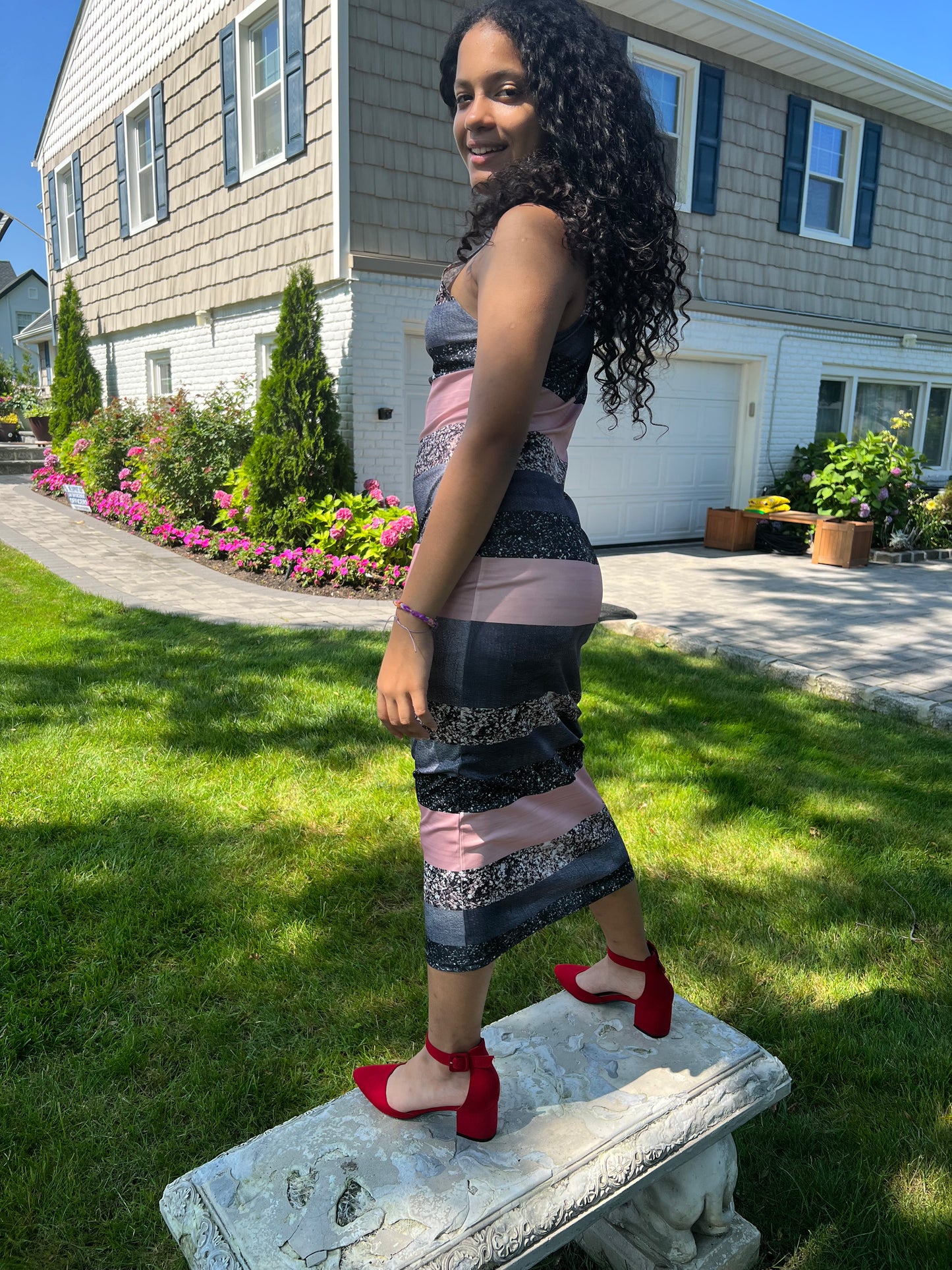 DRESS ELEGANT, SOPHISTICATED  AND CASUAL DRESS WITH BEAUTIFUL PRINT AND COLORFUL