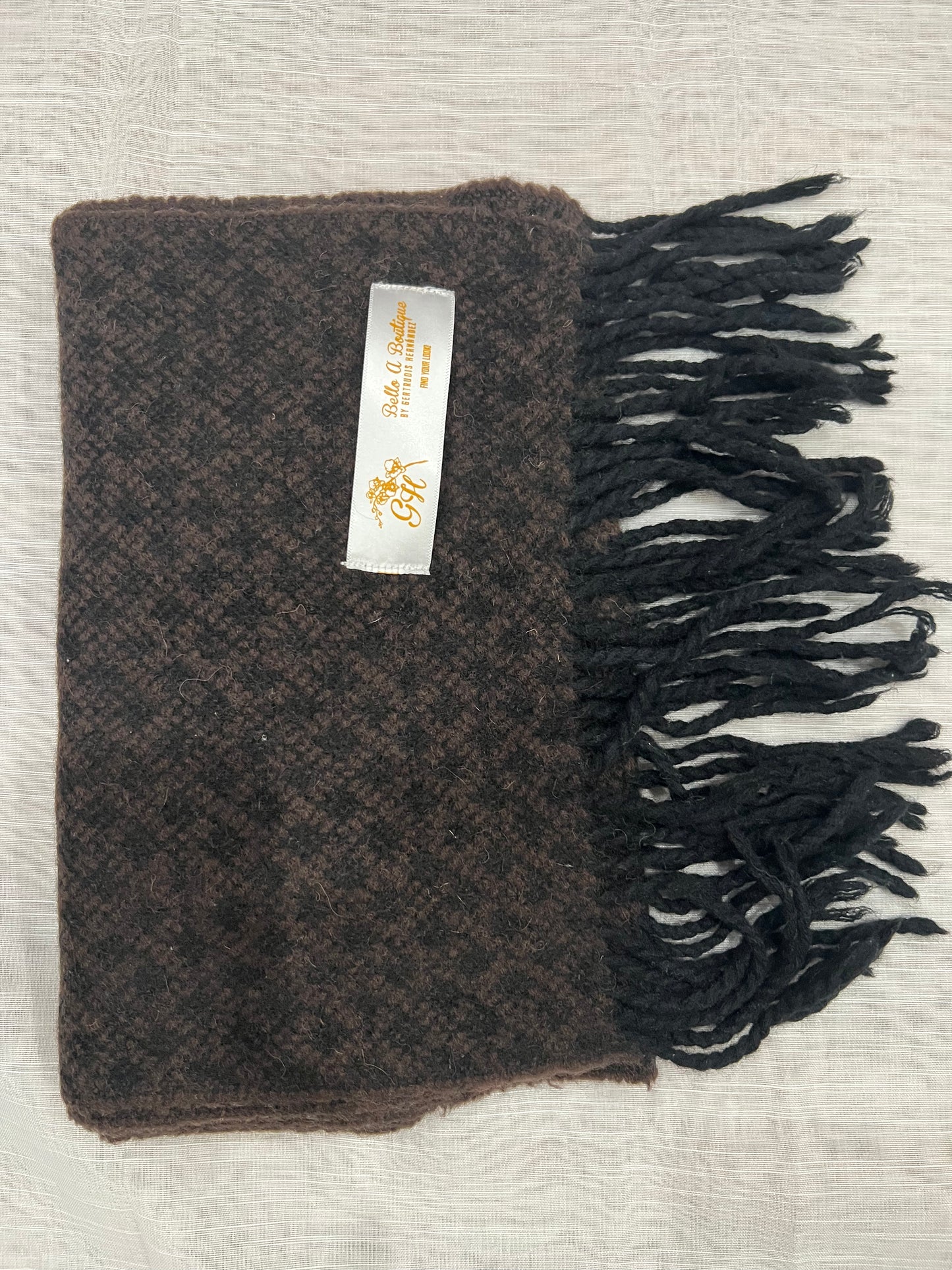 WARM SCARVES, BEAUTIFUL COLORS AND SOFTWOOL MATERIALS, GREAT FOR TRAVELING, WINTER, VACATIONS ETC.