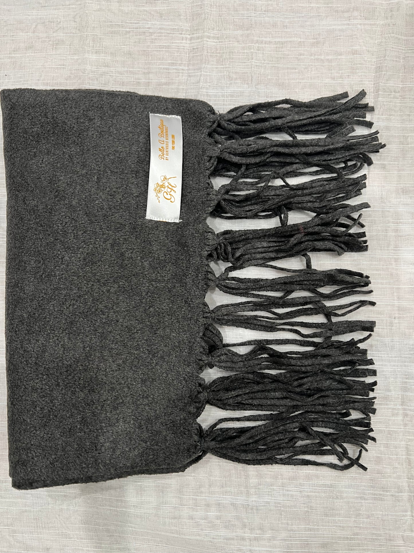 WARM SCARVES, BEAUTIFUL COLORS AND SOFTWOOL MATERIALS, GREAT FOR TRAVELING, WINTER, VACATIONS ETC.