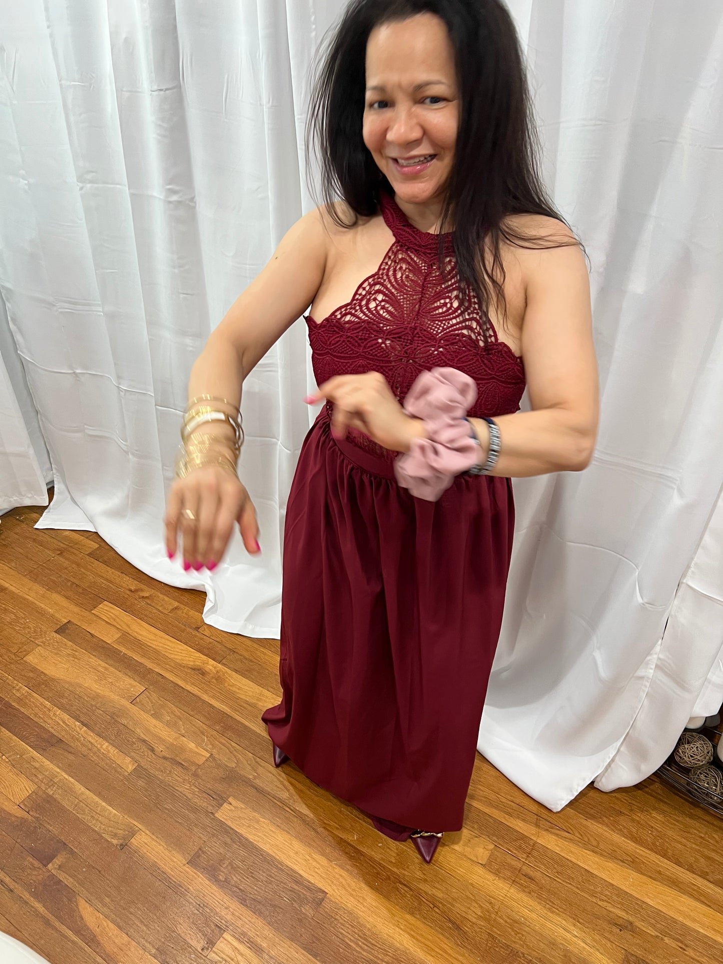 DRESS LONG  DRESS (RED WINE), (WHITE) SPRING, SUMMER, VACATIONS, ELEGANT MAXI LONG DRESS, SLEEVELESS! BEAUTIFUL TOP LACE  FEEL CONFORTABLE TO WARE IT ANYWHERE, ANY SEASONS, VACATIONS ETC. WHITE AND RED WINE .