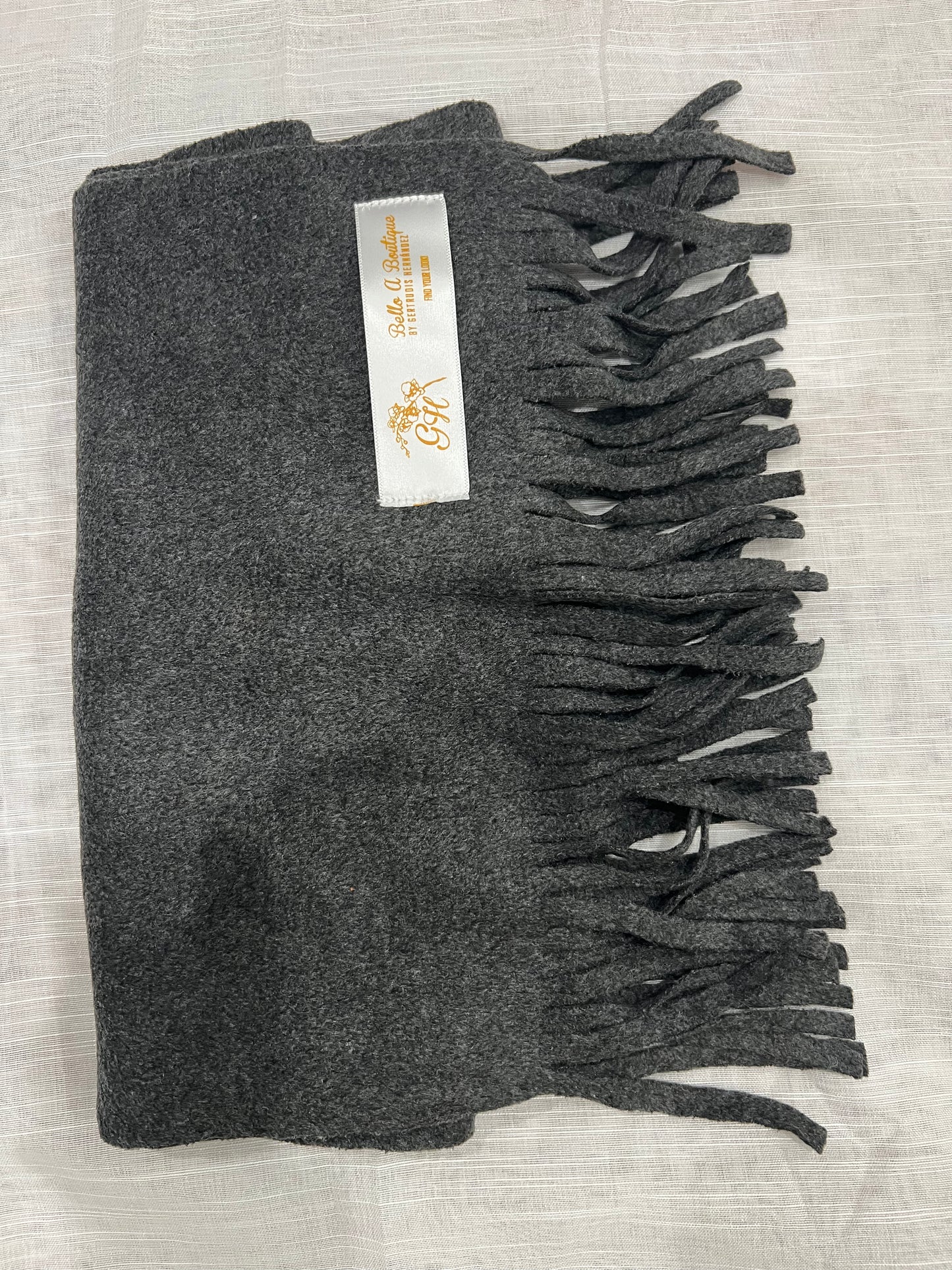 WARM SCARVES, BEAUTIFUL COLORS AND SOFTWOOL MATERIALS, GREAT FOR TRAVELING, WINTER, VACATIONS ETC.