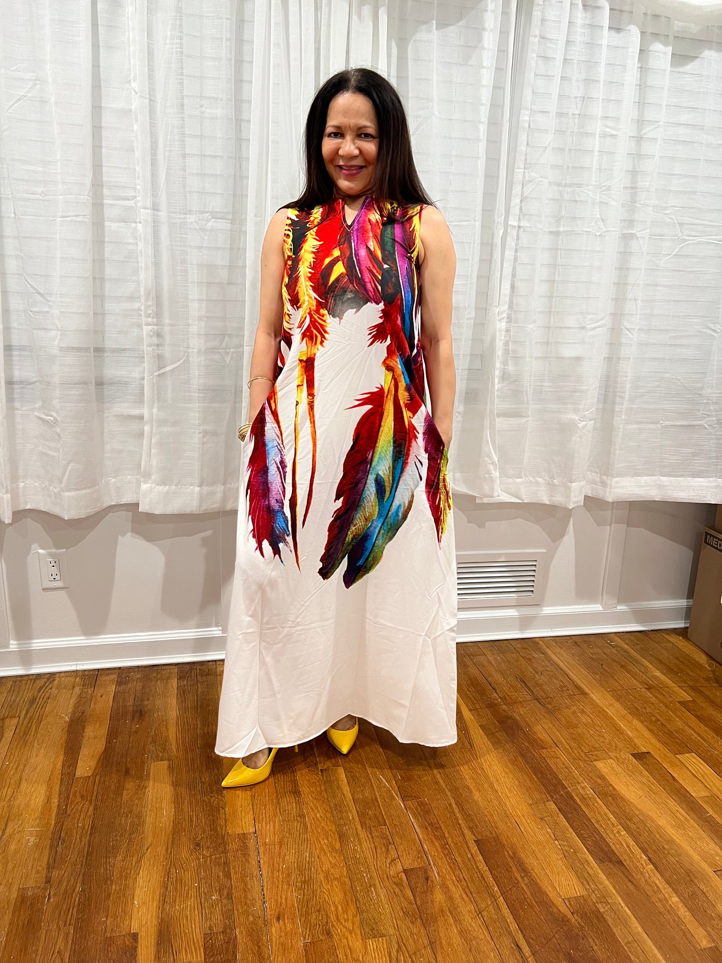 DRESS ELEGANT AND CASUAL HANDS PRINT DRESSES