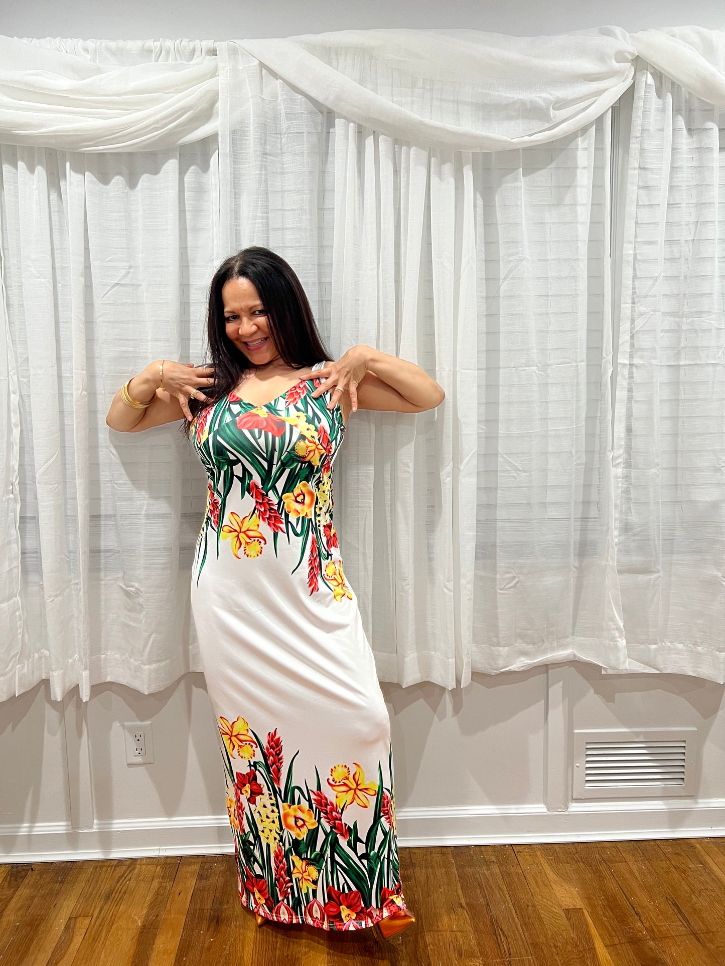 DRESS WHITE ELEGANT AND CASUAL, AND SOPHISTICATED DRESS